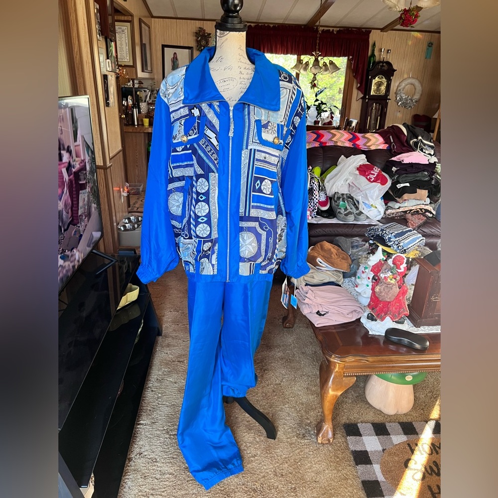NWT Women’s vintage River Edge 100% silk pants and jacket track set.